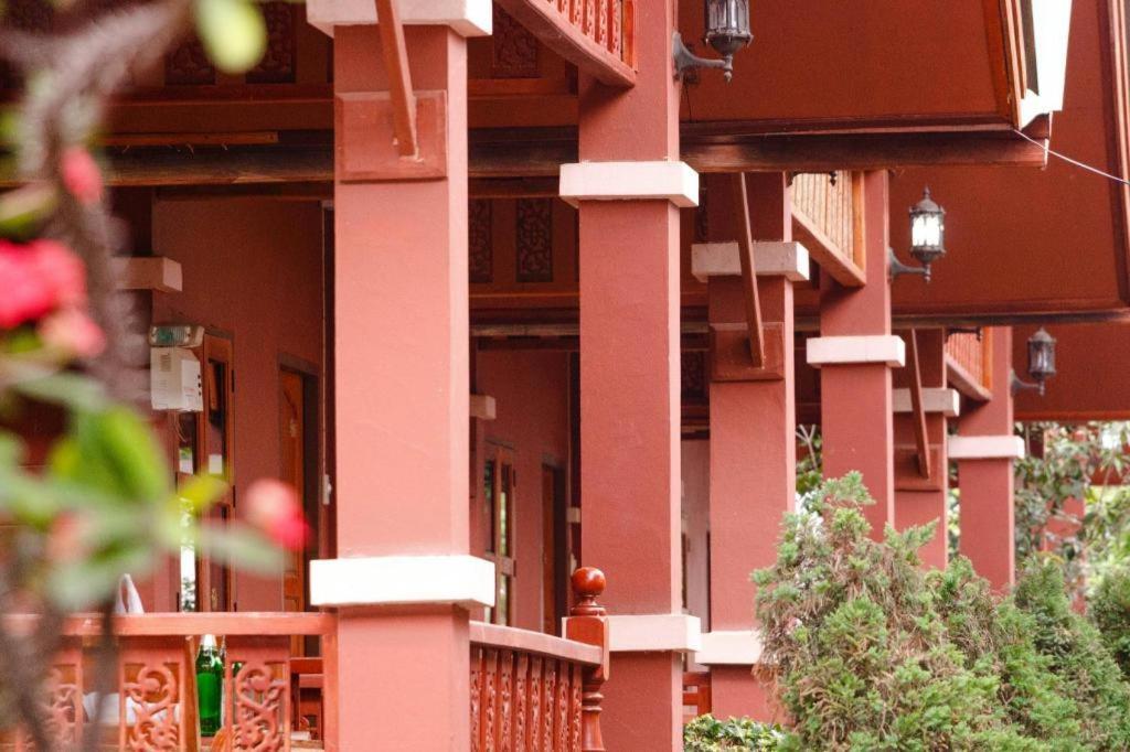 Chiangsan Goldenland Resort Chiang Saen Bagian luar foto