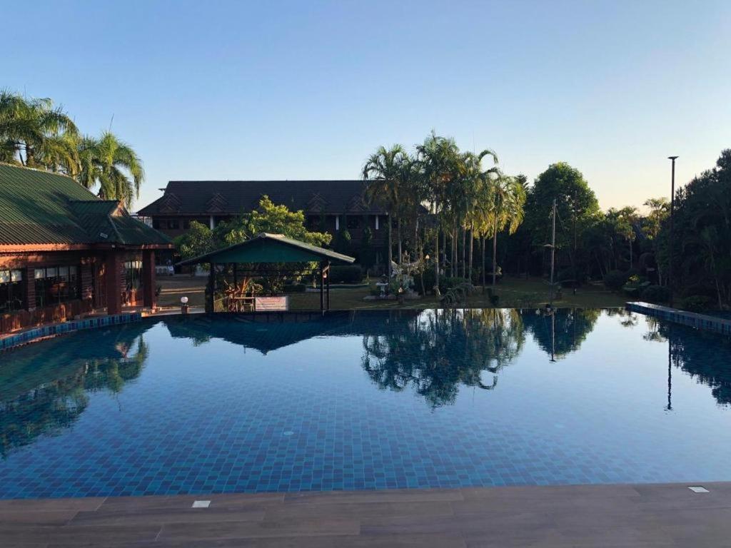 Chiangsan Goldenland Resort Chiang Saen Bagian luar foto