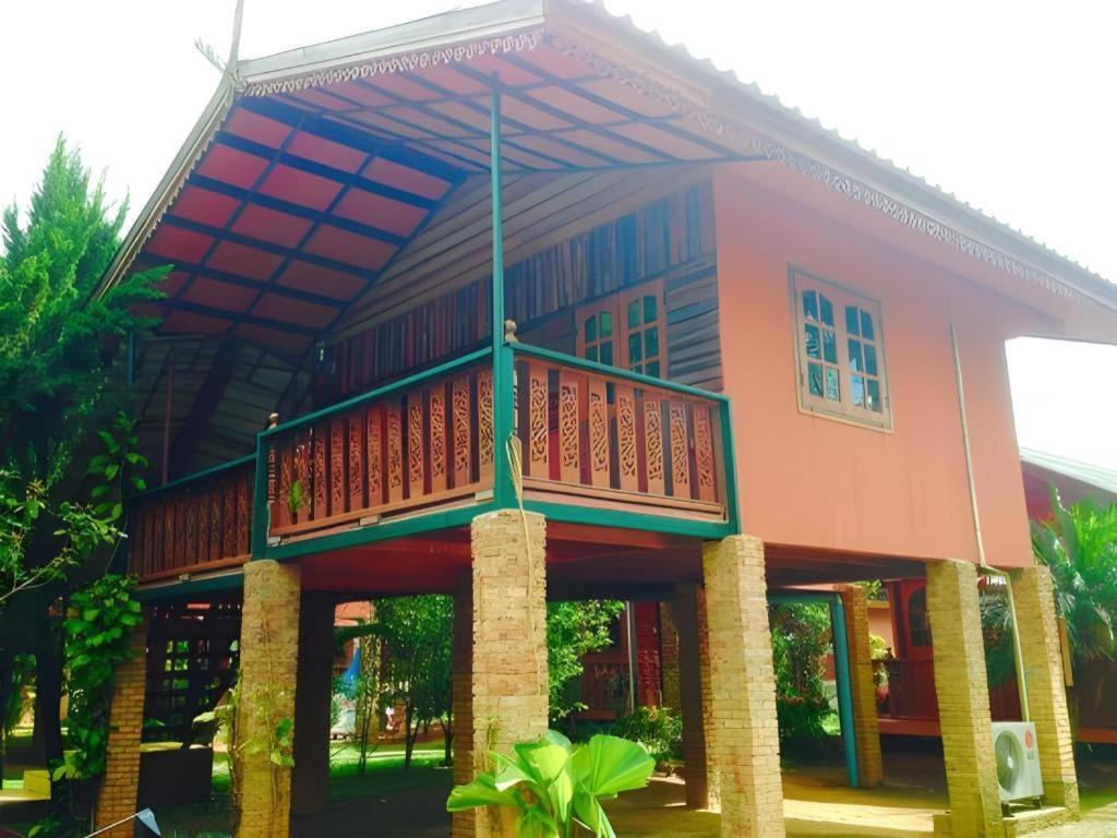 Chiangsan Goldenland Resort Chiang Saen Bagian luar foto